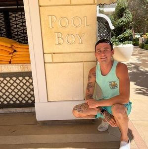 Meet your Posher, Troy